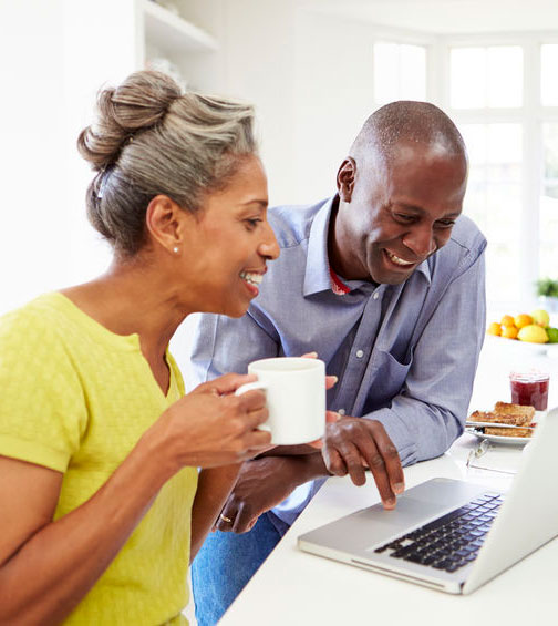 couple-on-computer